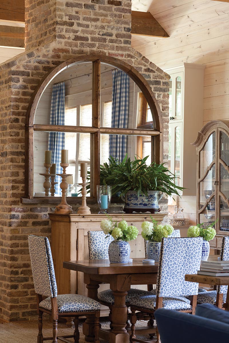 A Heavenly Blue And White Home - Southern Style Spring 2017