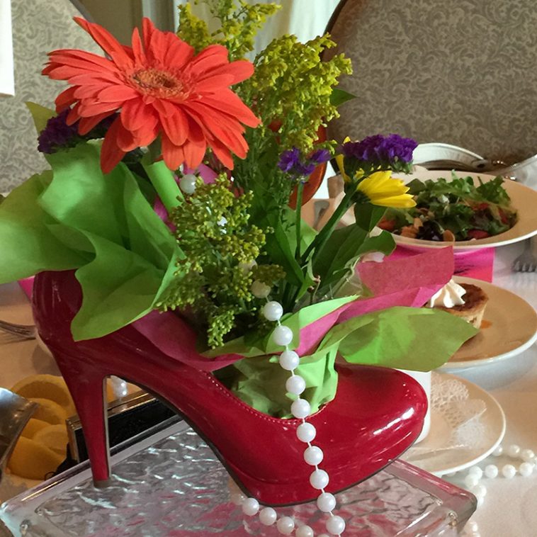 Footsteps of a Southern Lady Centerpiece