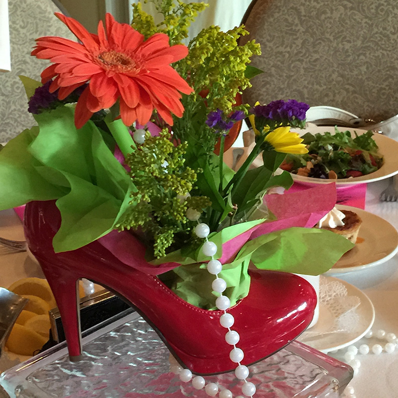 Footsteps of a Southern Lady Centerpiece