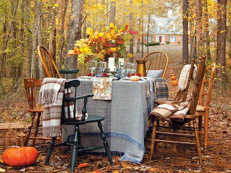 Thanksgiving outdoor table setting