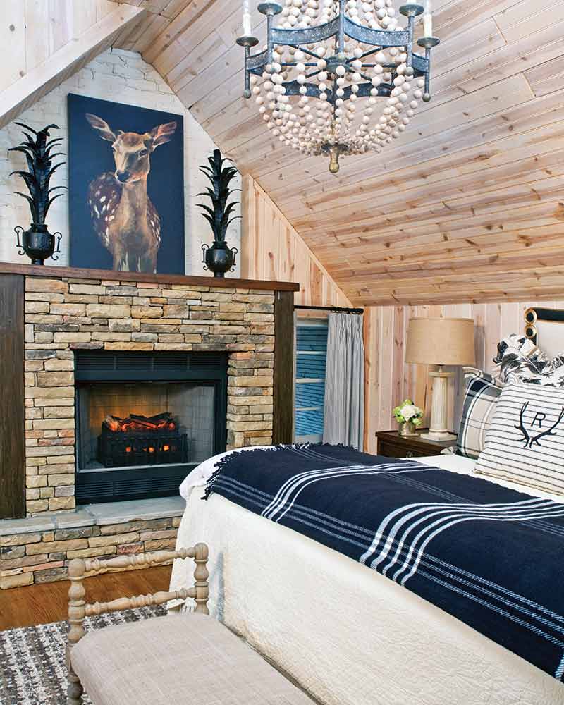 Roostica Cottage bedroom